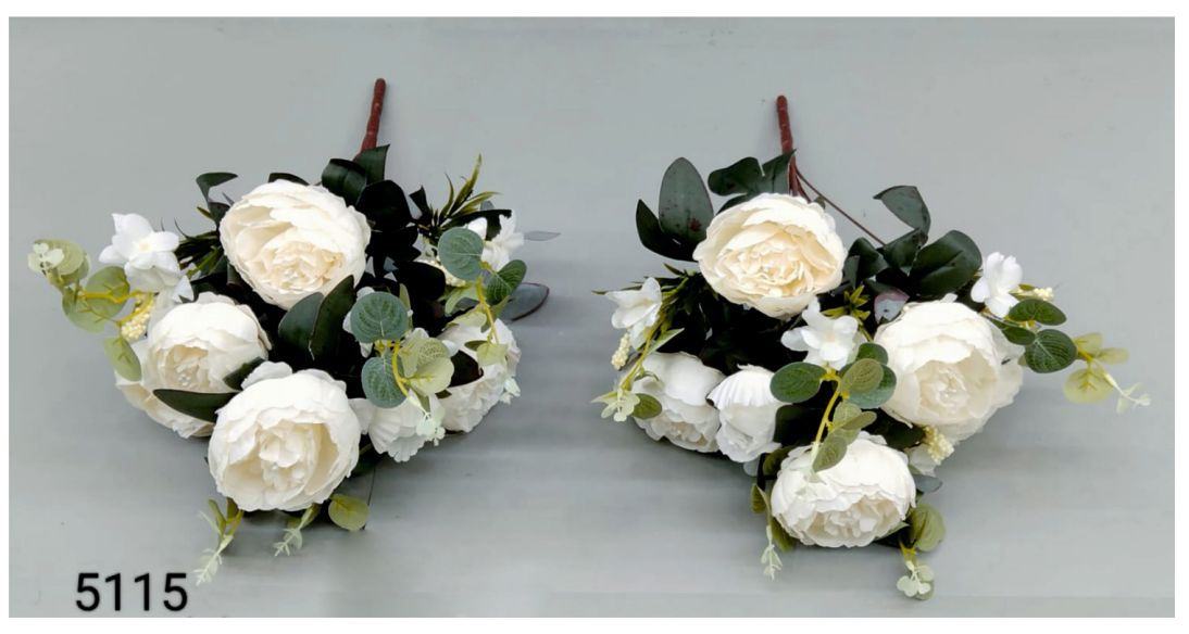 11 Head Winter Camelia Rose Bunch (White)