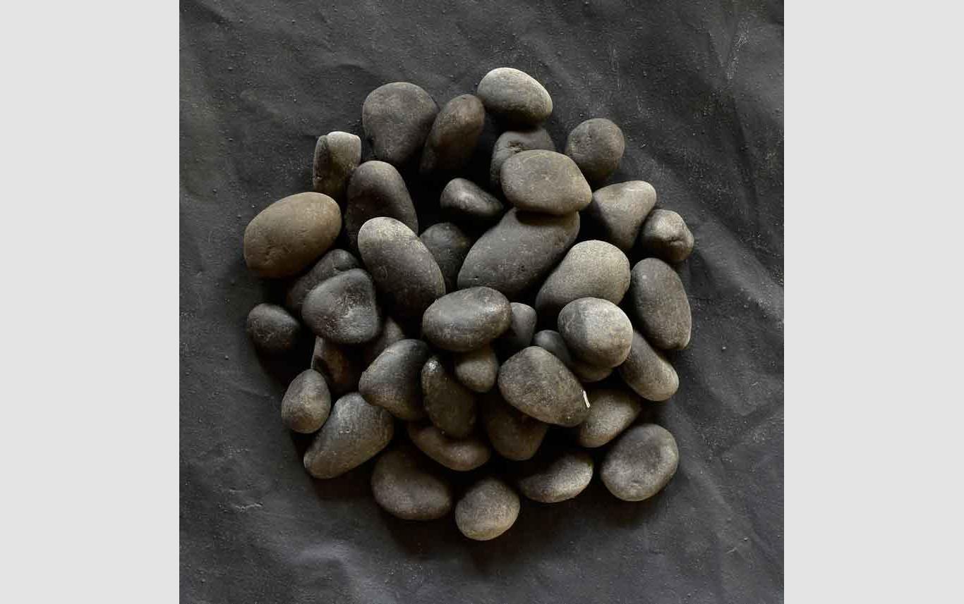 Nero Pebbles